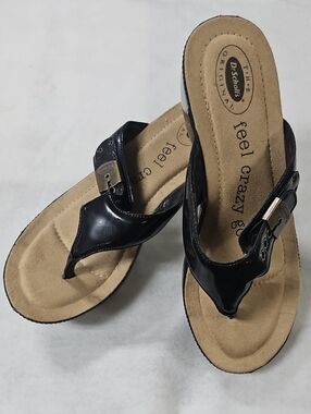 Dr. Scholl's Black Patent Thong Sandals with Buckle Detail